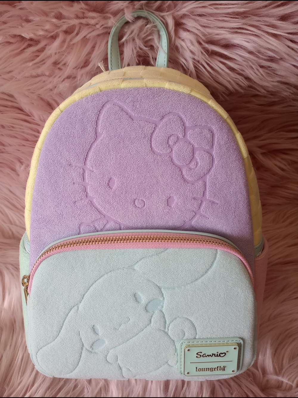 SDCC Limited Edition Hello Kitty & Friends Color Block Terry Cloth Mini Backpack - Picture 3 of 12